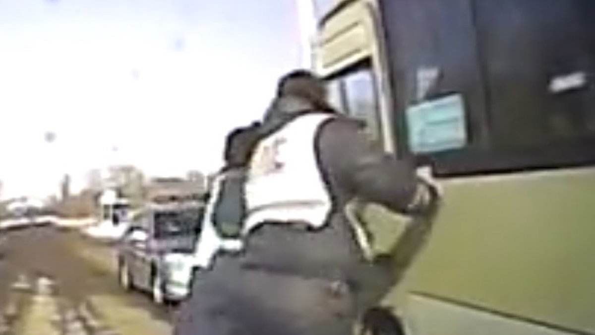 Rusya’da ehliyetsiz ve alkollü sürücü otobüsü kaçırdı