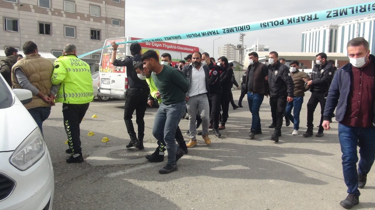 Şanlıurfa'da ailelerin kız kaçırma kavgasında şehir savaş alanına döndü