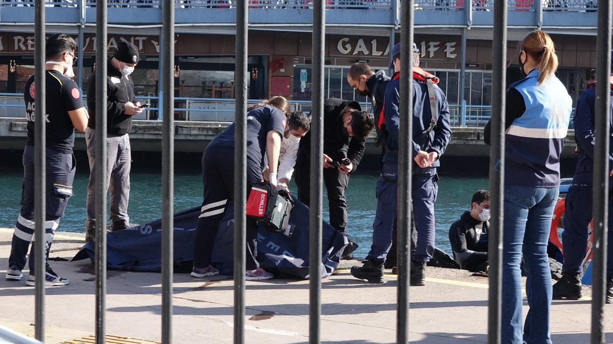 Karaköy'de denizden, 27 yaşında erkek cesedi çıktı