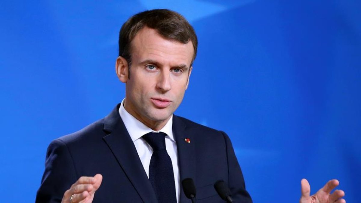 Fransa Cumhurbaşkanı Macron'a 1 euroluk para cezası