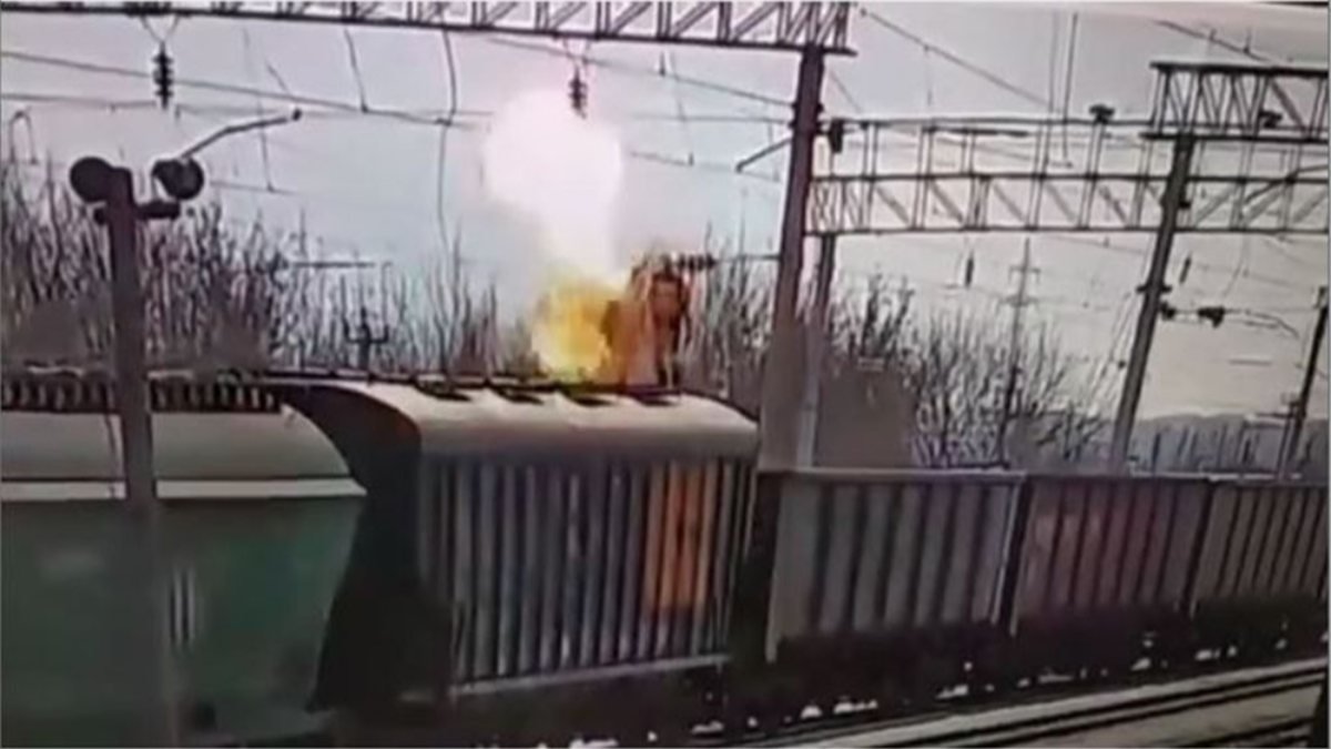 Rusya’da tren vagonu üzerindeki oyun ölüm getirdi