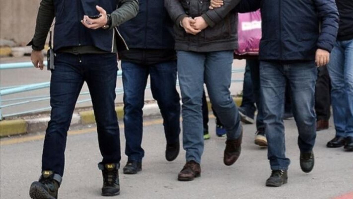 İzmir Valiliği çıplak arama iddialarını yalanladı