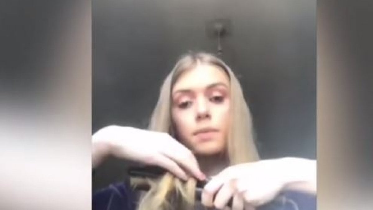 Düzleştiricisi ile TikTok videosu çekerken saçlarını yaktı