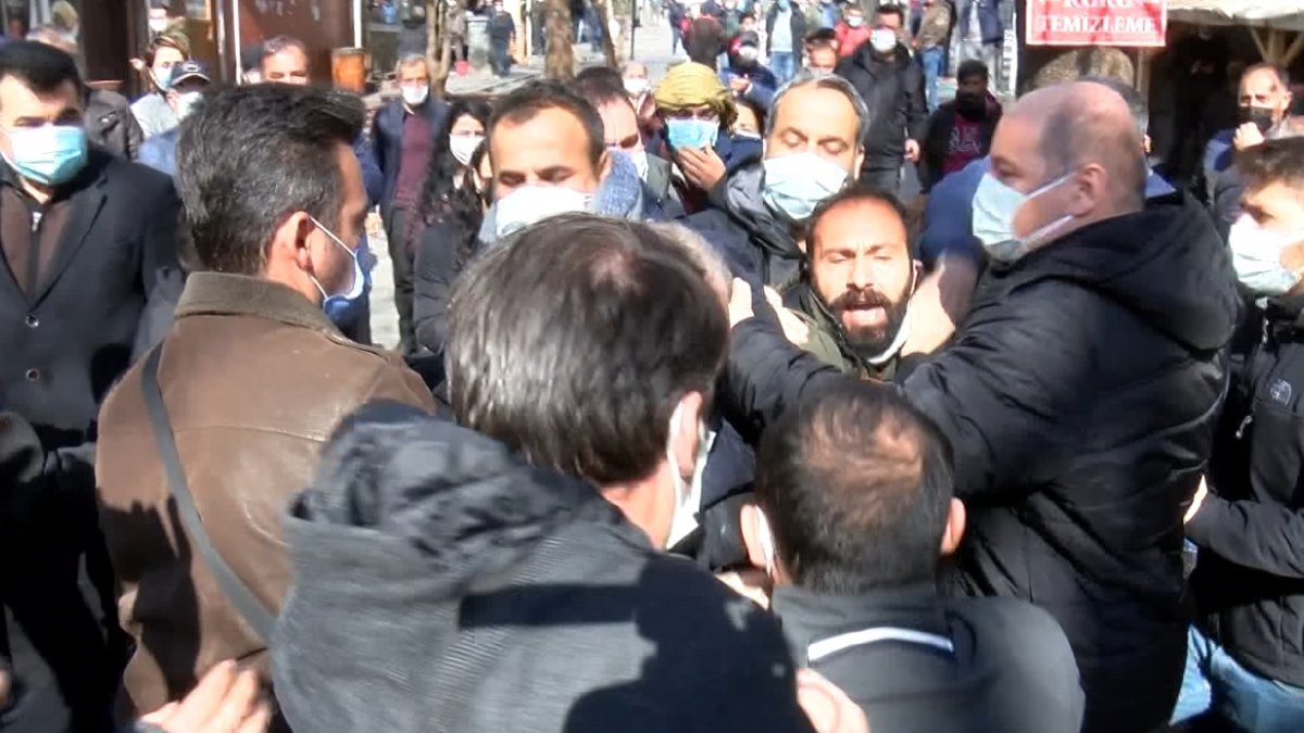 Tunceli'de, izinsiz 'Boğaziçi' eylemi gerginliği