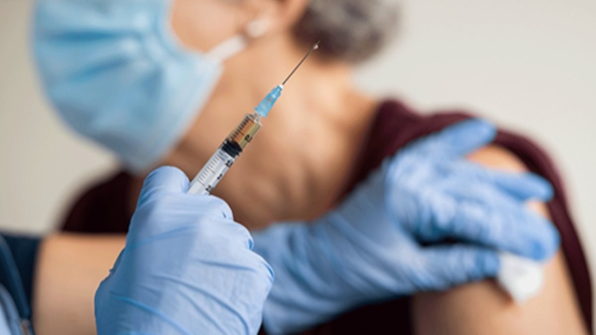 70 yaş ve üstü için aşı randevusu nasıl alınır? MHRS koronavirüs aşı başvurusu nasıl yapılır?