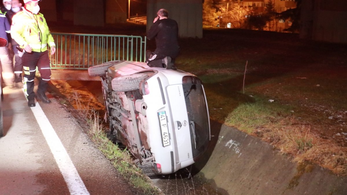 Kocaeli'de aracını kanala deviren alkollü sürücü: Nöbet tutuyorum