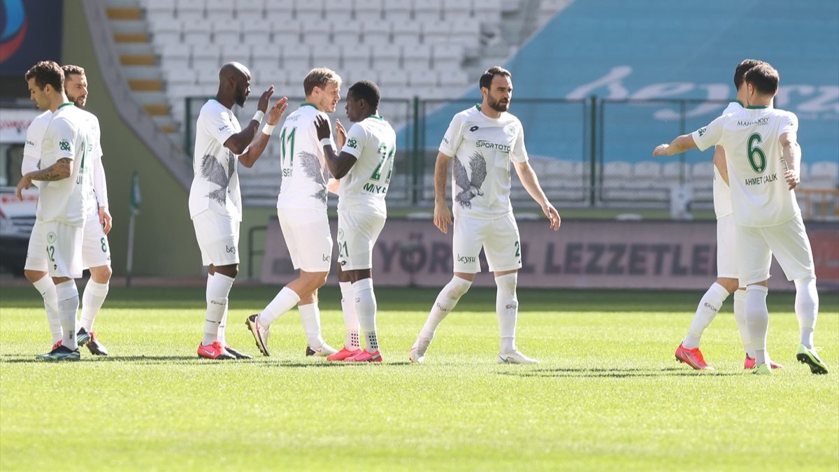 Konyaspor, Denizli'yi 2 golle geçti