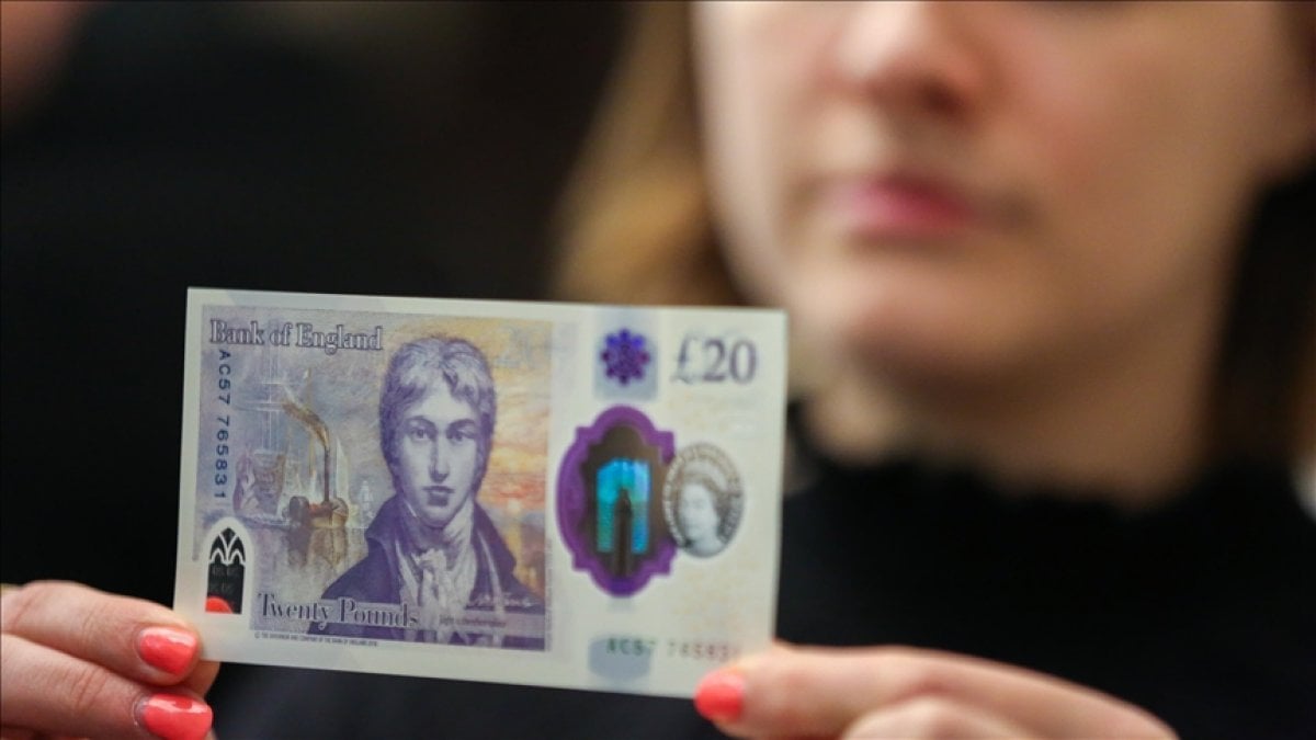 İngiliz sterlini ABD doları karşısında son 33 ayın en yüksek seviyesine geldi