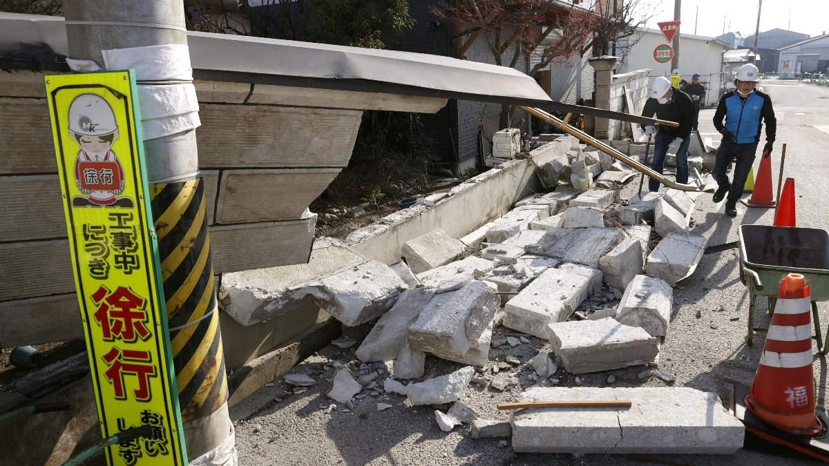 Fukuşima'daki 7.3'lük depremin bilançosu