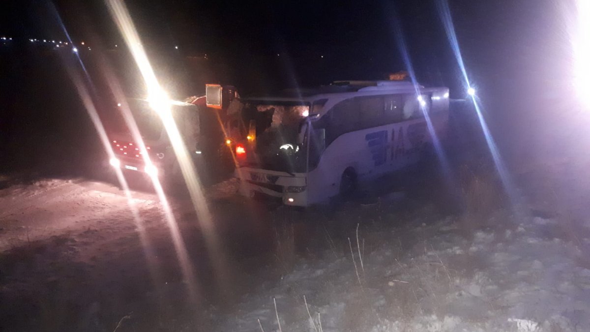 Konya'da yardım için durdu, otobüs çarptı: 5 ölü