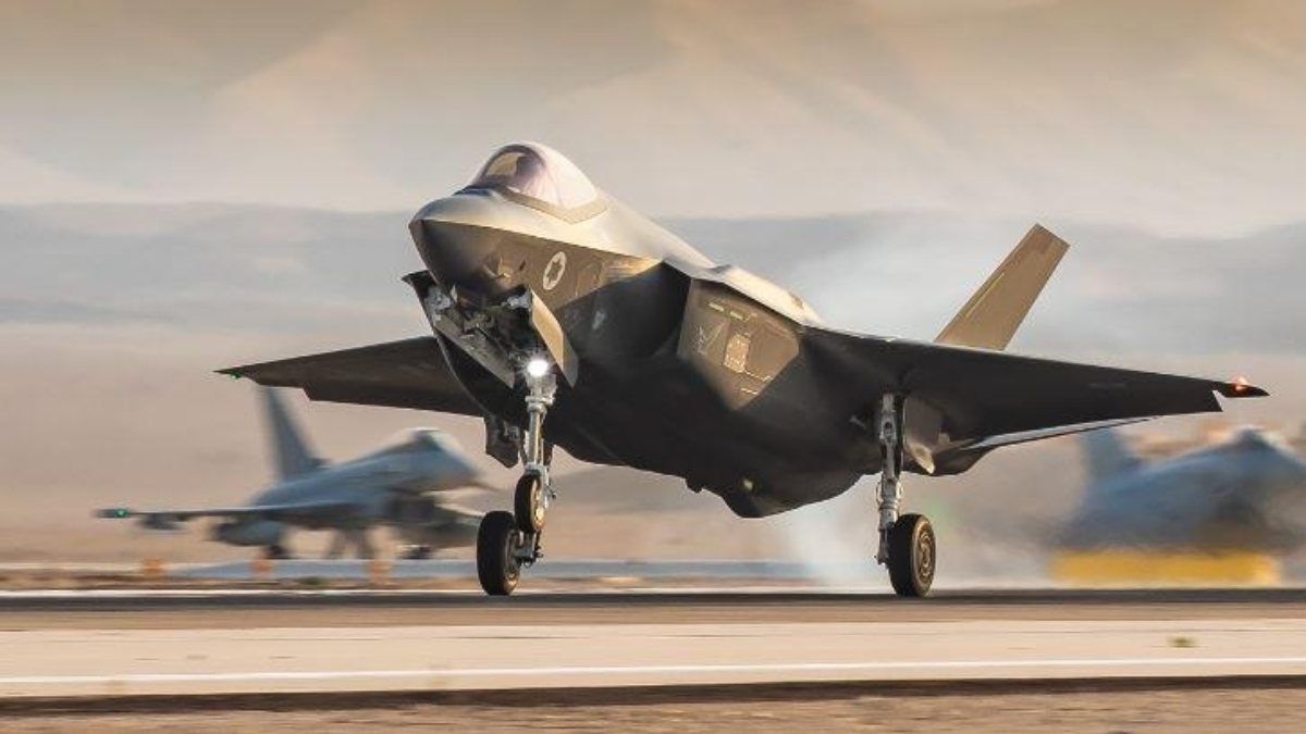 İsrail, yakıt ikmal uçağı ve 25 adet F-35 satın alacak