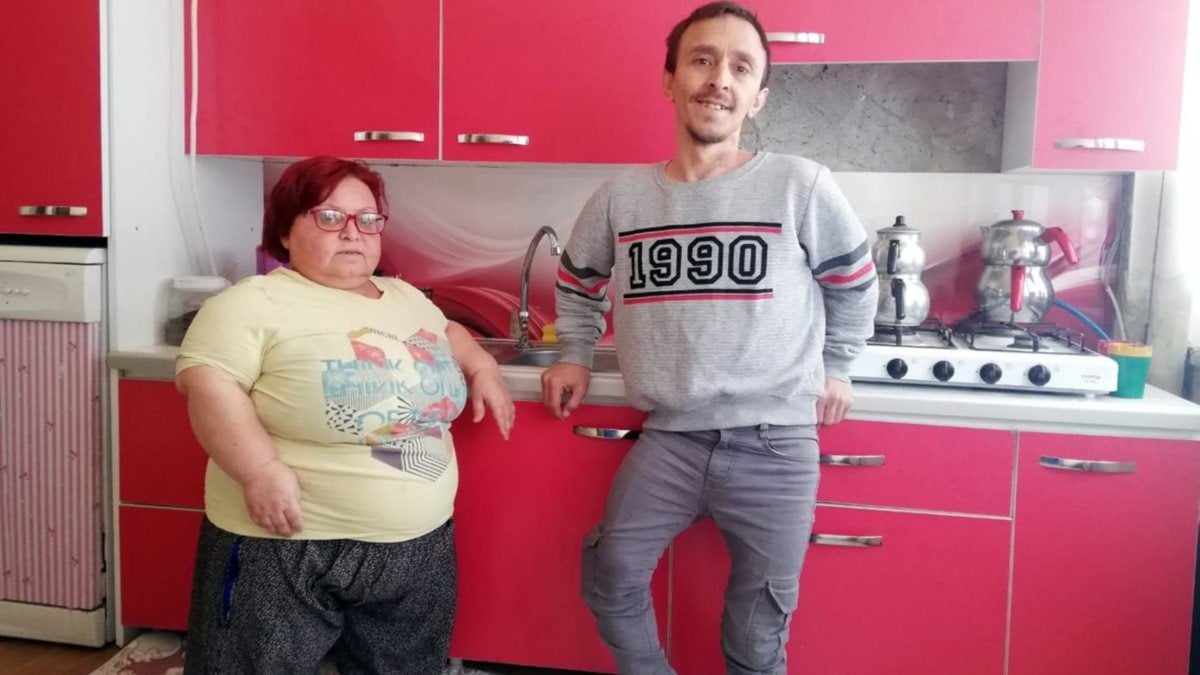 Afyonkarahisar'da Kubaş çifti, boylarına göre mutfağa kavuştu