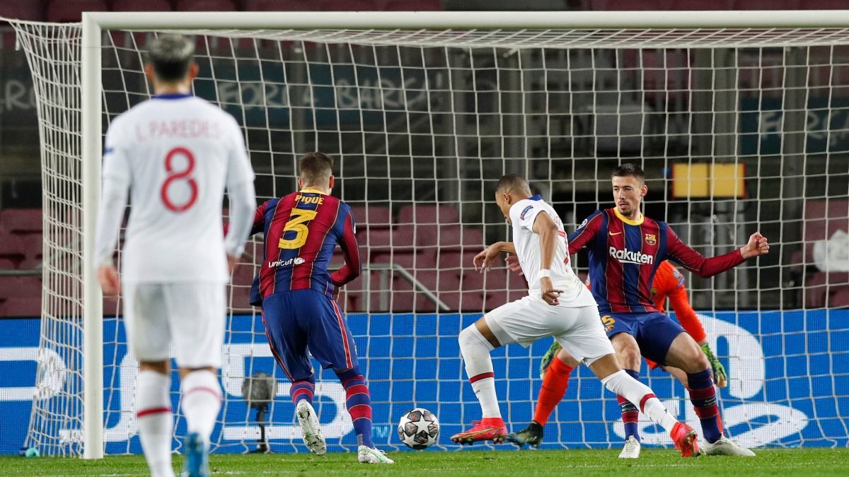 PSG deplasmanda Barça'yı 4 - 1 mağlup etti