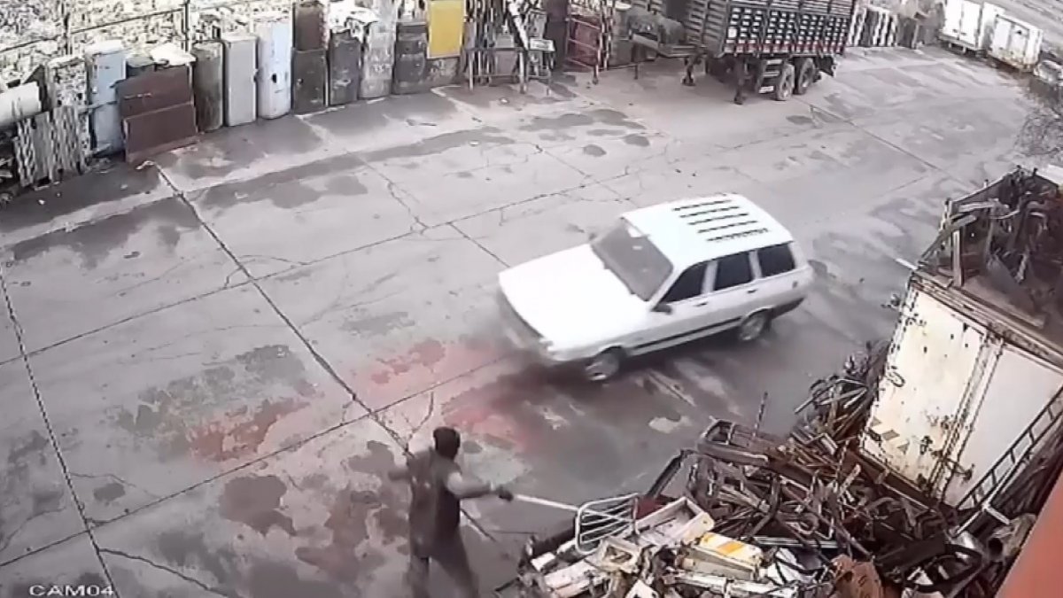 Gaziantep'te otomobilli hırsızları demir çubukla kovaladı
