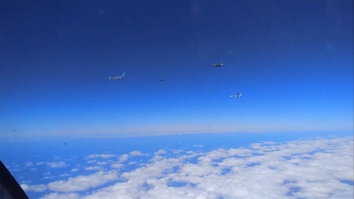 Rus Su-27 uçakları Karadeniz üzerinde Fransız uçaklarını engelledi