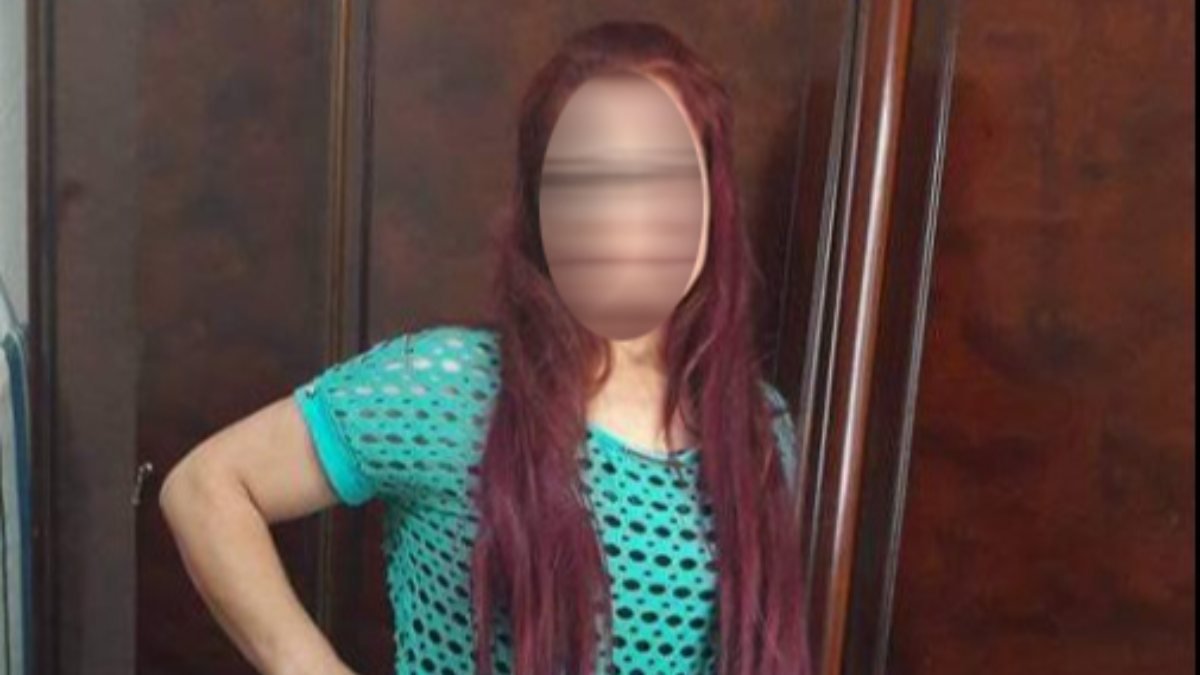 İzmir'de eşinin bıçakla kovaladığı kadını polis kurtardı