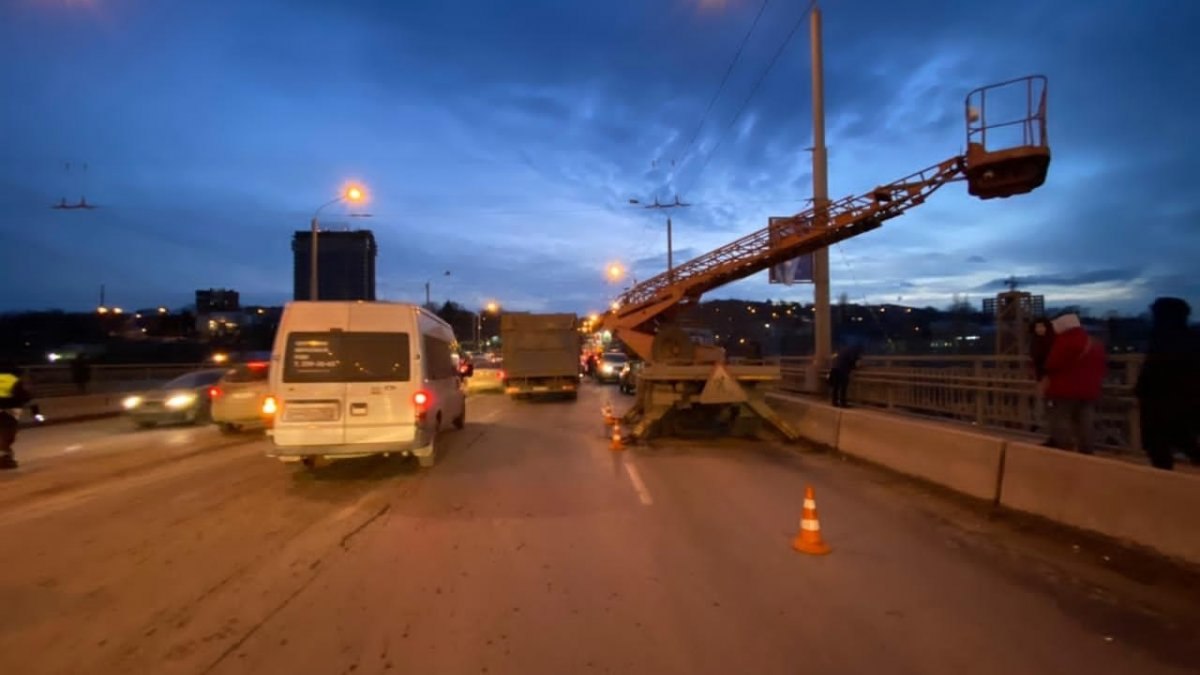 Rusya'da vinç sepetinden düşen 2 işçi öldü