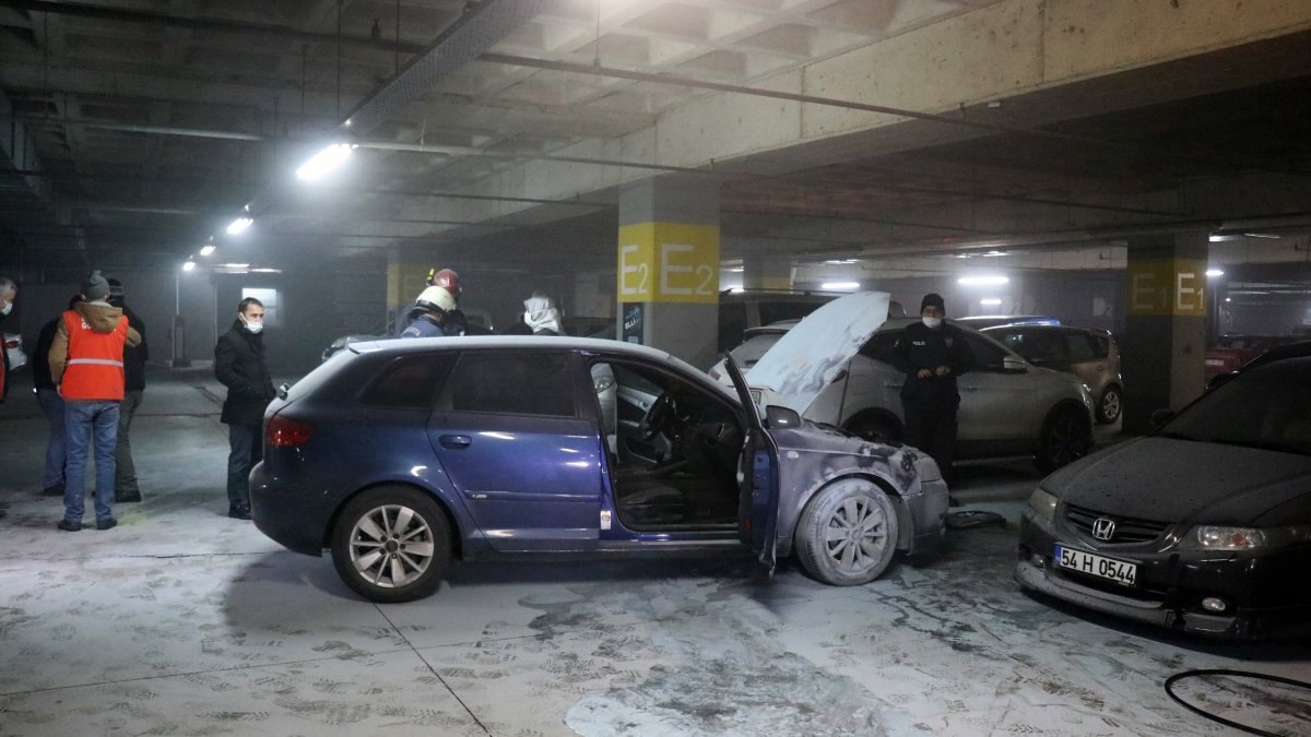 Sakarya'da kapalı otoparkta yangın çıktı