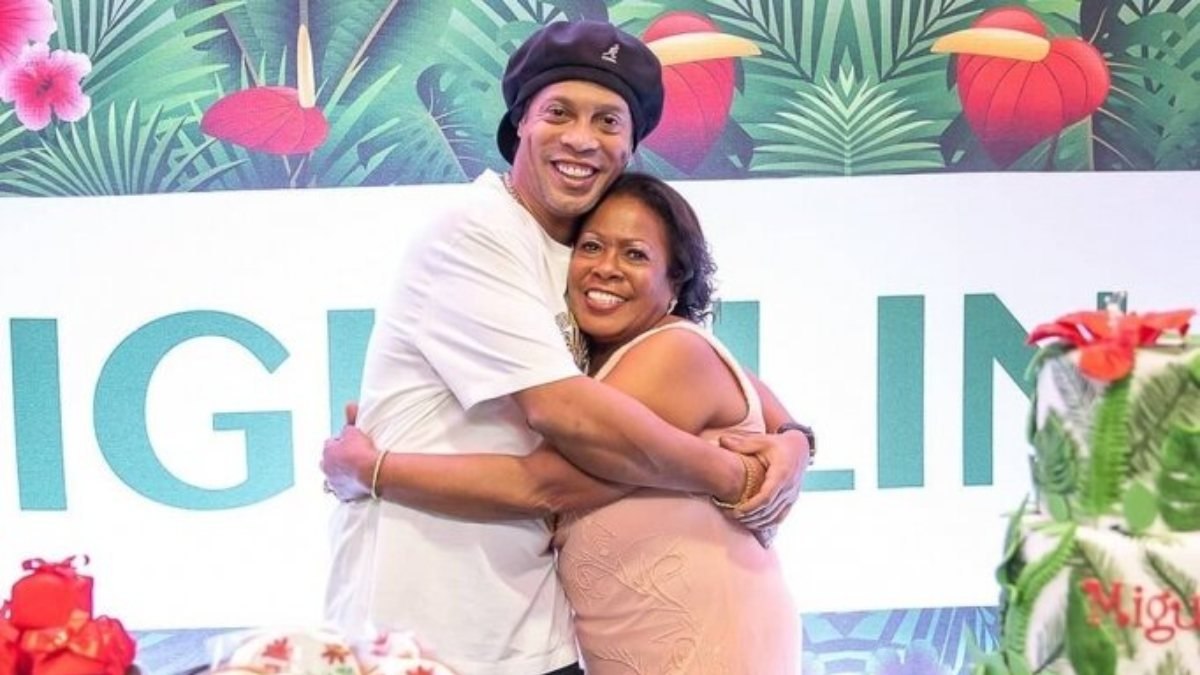 Ronaldinho'nun annesi koronavirüsten vefat etti