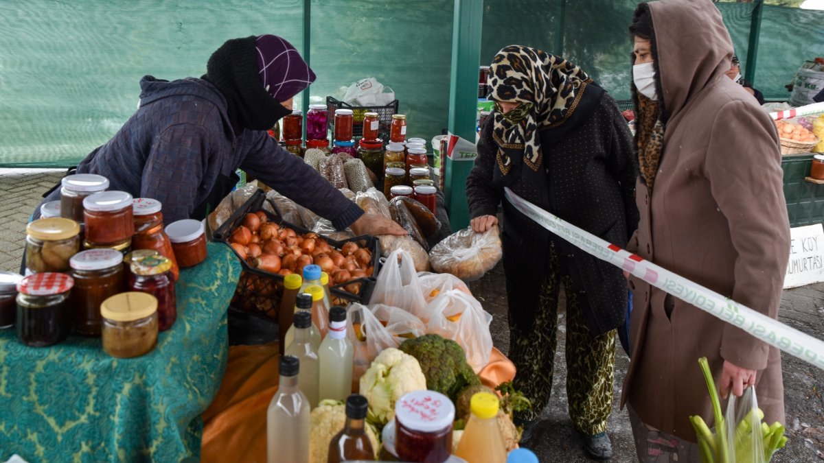 Eskişehir'de kadın eli ile üretilen doğal ürünlere yoğun ilgi
