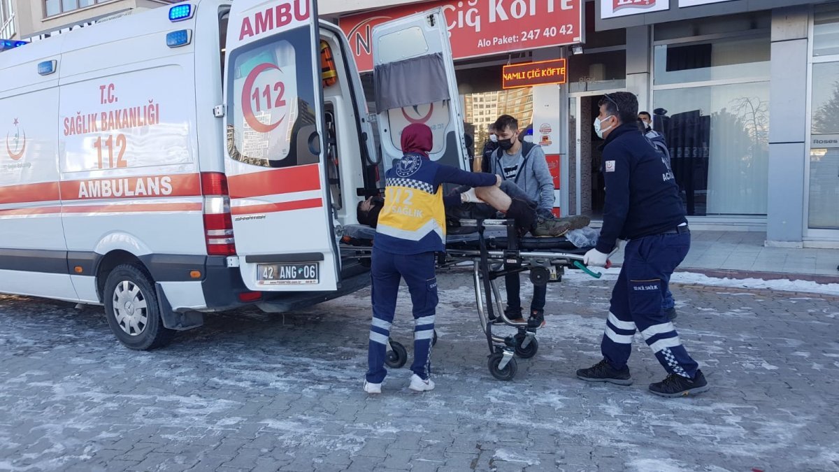Konya'da bulduğu tüfeği göstermek isterken bir kişiyi yaraladı