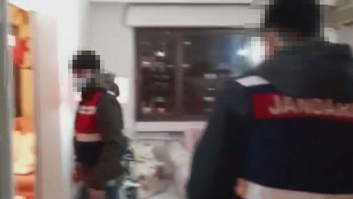Bakırköy'de sosyal medyadan uyuşturucu satan İranlılar yakalandı