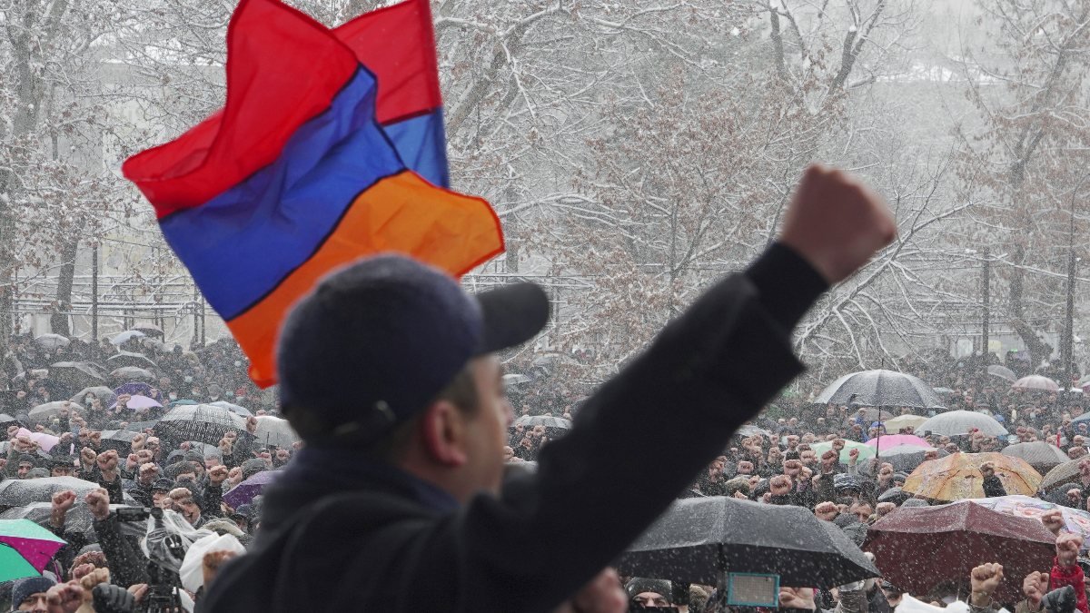 Rusya'dan Ermenistan'a itidal çağrısı