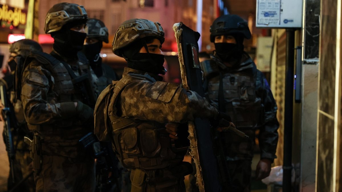 İstanbul'da terör örgütü PKK'ya operasyon: 11 gözaltı