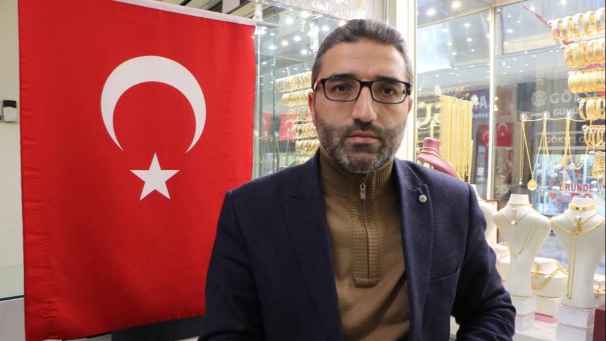 Kayseri'deki sarraf, altın yatırımı tavsiyesi verdi