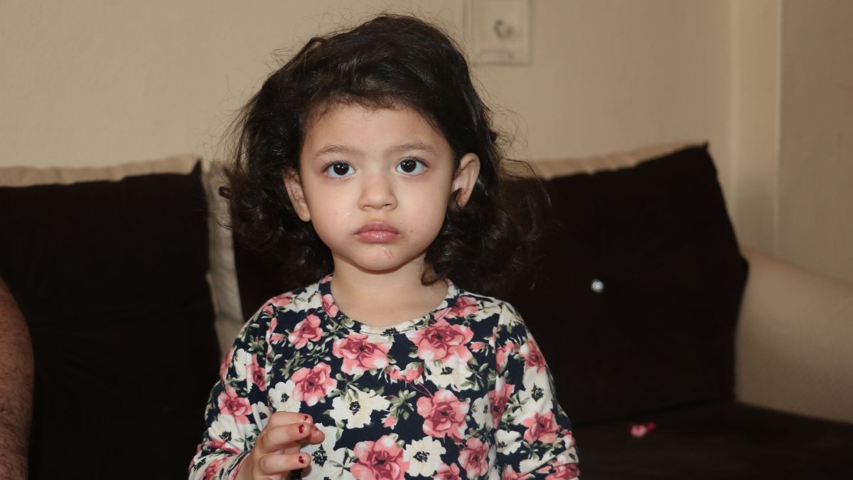 Samsun'da 1'inci kattan düşen küçük kız, çamaşır ipiyle kurtuldu