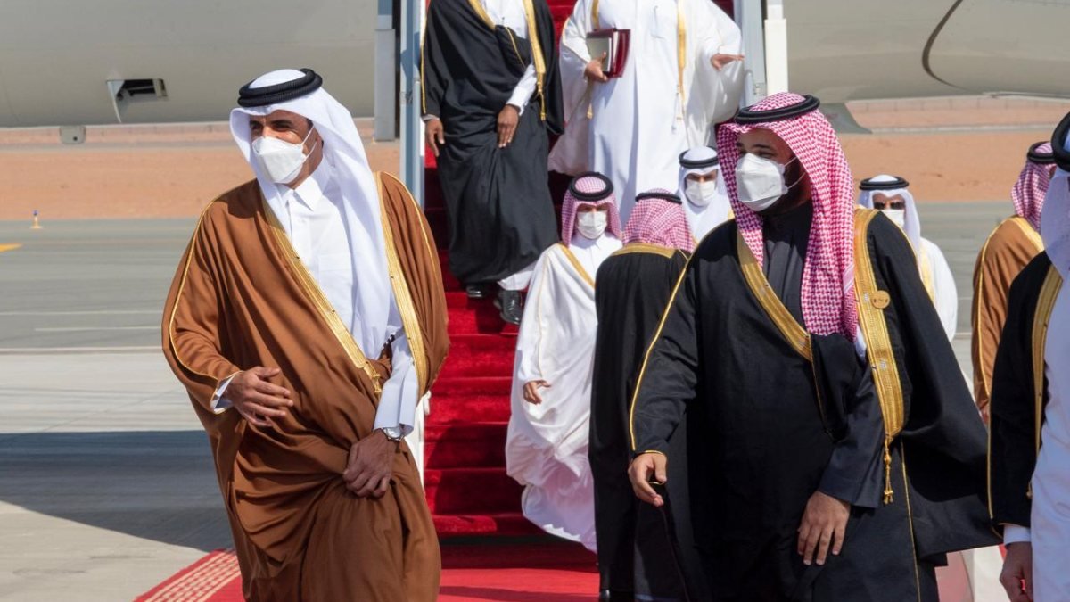 Katar Emiri Al Sani: Suudi Arabistan'ın güvenlik ve istikrarını destekliyoruz