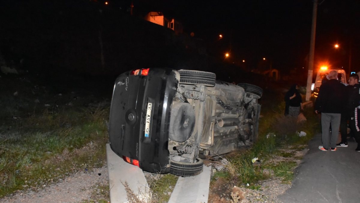 İzmir'de takla atan aracın sürücüsü kazadan yara almadan kurtuldu