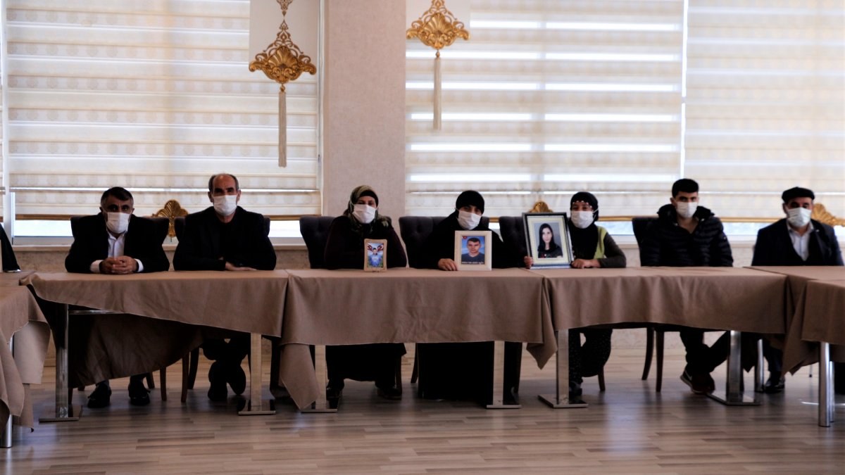 Diyarbakır'da evladını bekleyen baba: Dağda ölüme terk etmişler