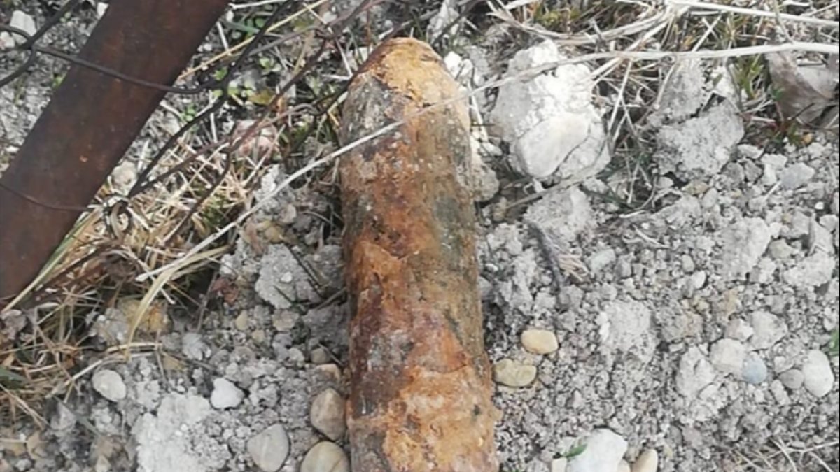 Afyonkarahisar'da patlamamış top mermisi bulundu