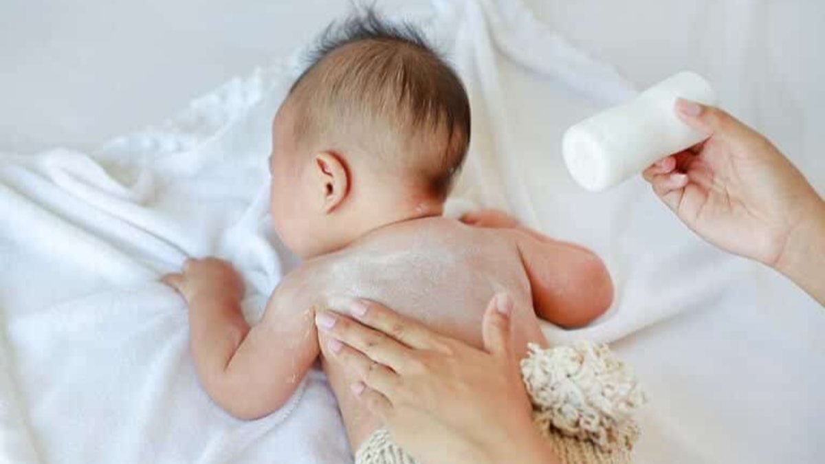Bebek pudrasının zararları nelerdir? Bebek pudrası kullanırken dikkat edilmesi gerekenler..