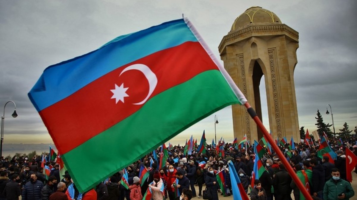 Azerbaycan ordusu, Dağlık Karabağ'daki savaşta 2 bin 881 şehit verdi