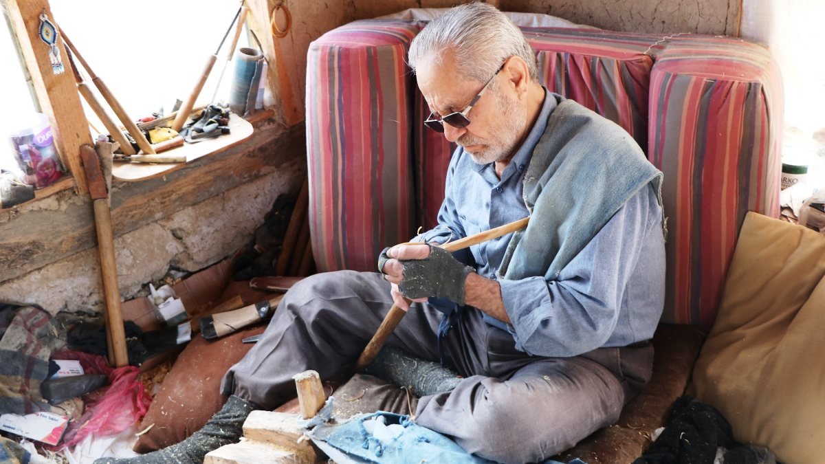 Sakarya'daki esnaf, 60 yıldır tahta kaşık üretiyor