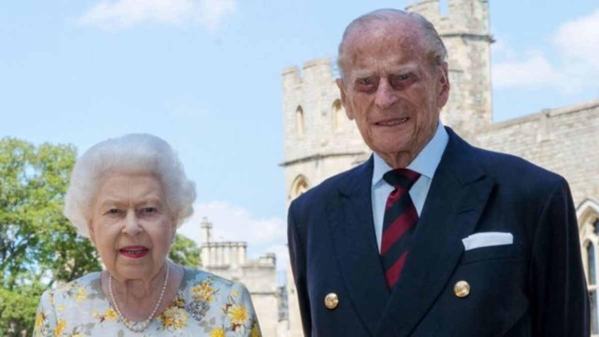 Kraliçe Elizabeth, koronavirüs nedeniyle eşi Prens Philip'i ziyaret edemiyor
