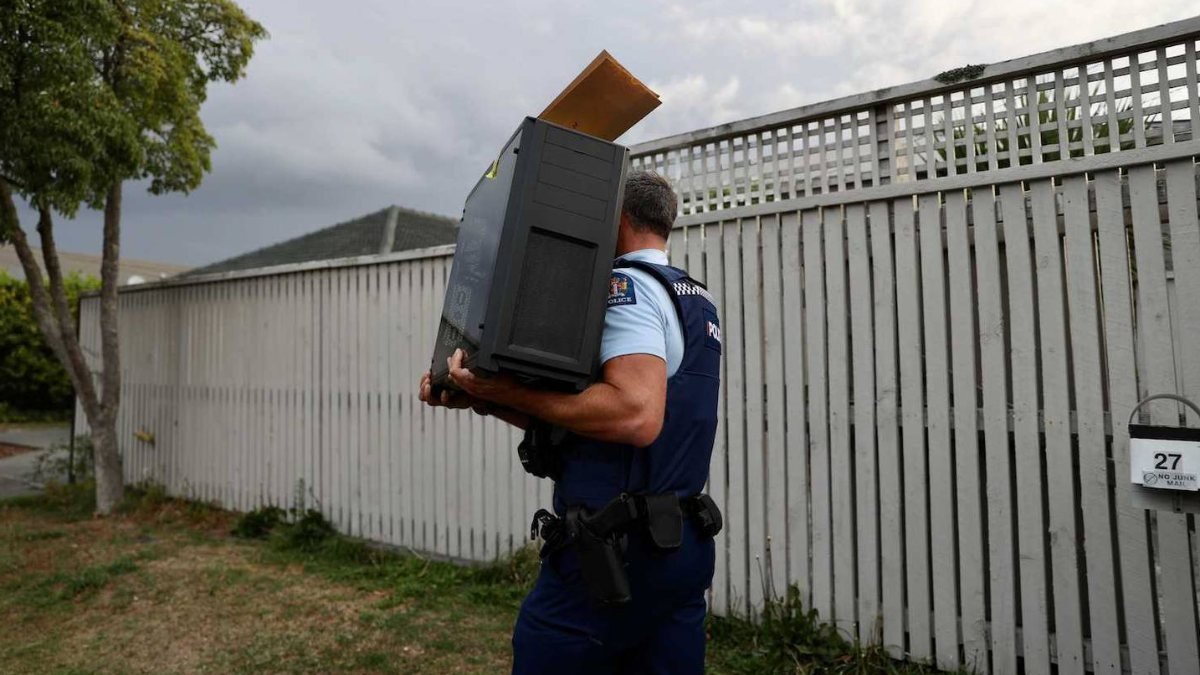 Yeni Zelanda'da camilere saldırı tehdidinde bulunan kişi yakalandı