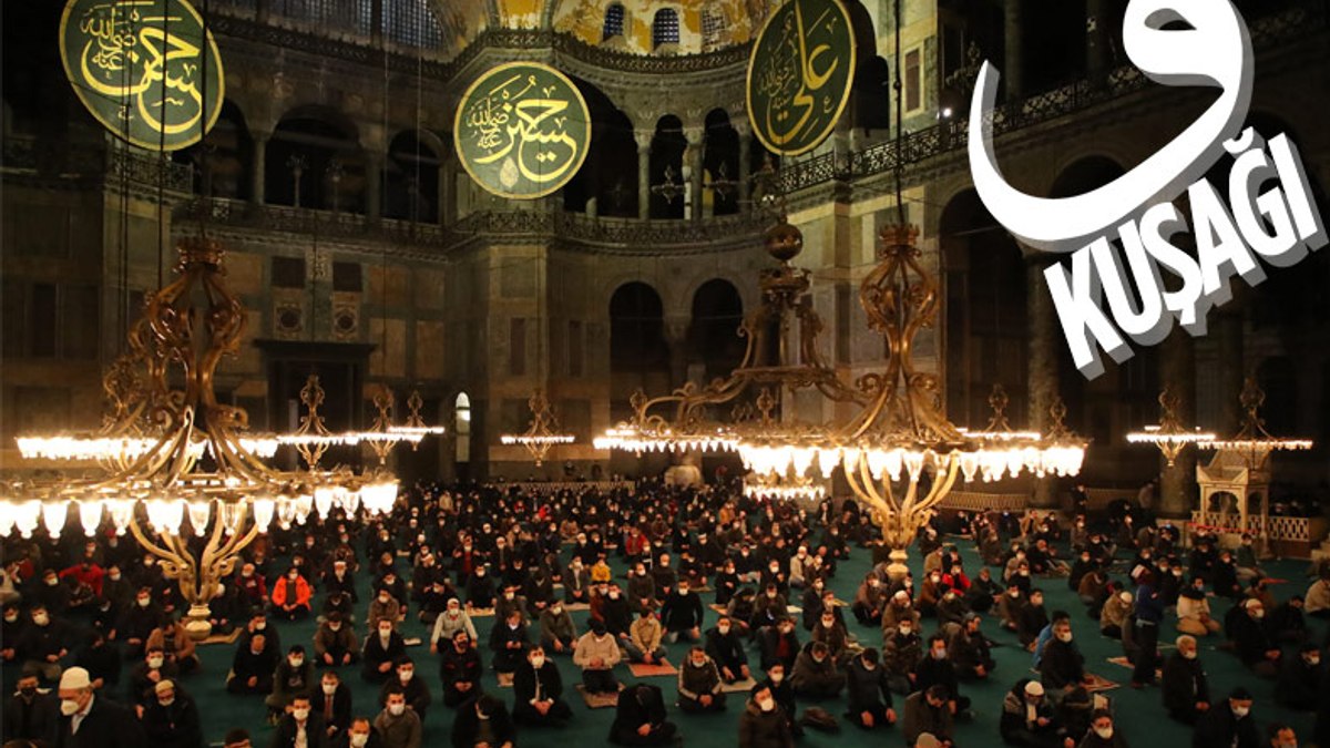 Ayasofya Camii'nde gençlerin yoğun katılımıyla sabah namazı