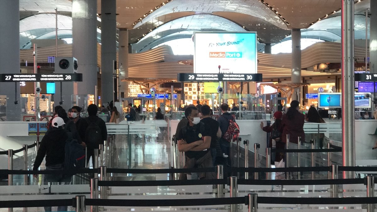 İstanbul Havalimanı'nda pazar yoğunluğu