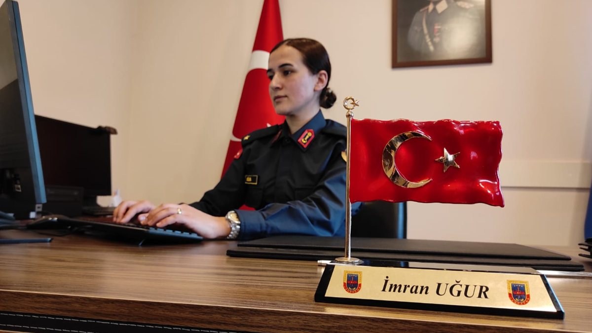 İstanbul'un ilk kadın jandarma karakol komutanı