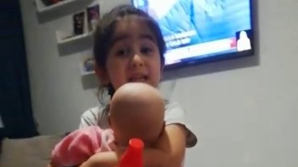 İstanbul'da yaşayan 4 yaşındaki Nur'dan koronavirüs tepkisi