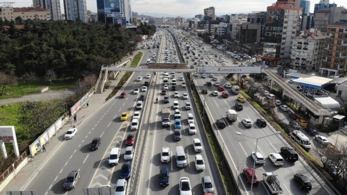 Türkiye'de trafiğe kayıtlı taşıt sayısı 24 milyona çıktı