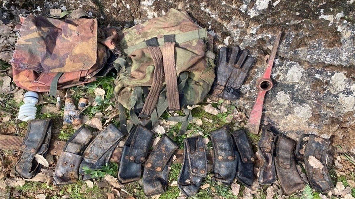 Hakurk'ta PKK'ya ait silah ile mühimmat ele geçirildi
