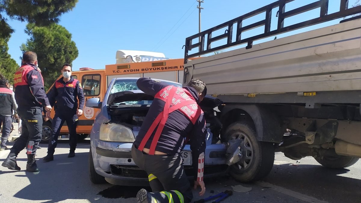 Aydın'da kalp krizi geçiren sürücü kaza yaptı: 1 ölü, 2 yaralı