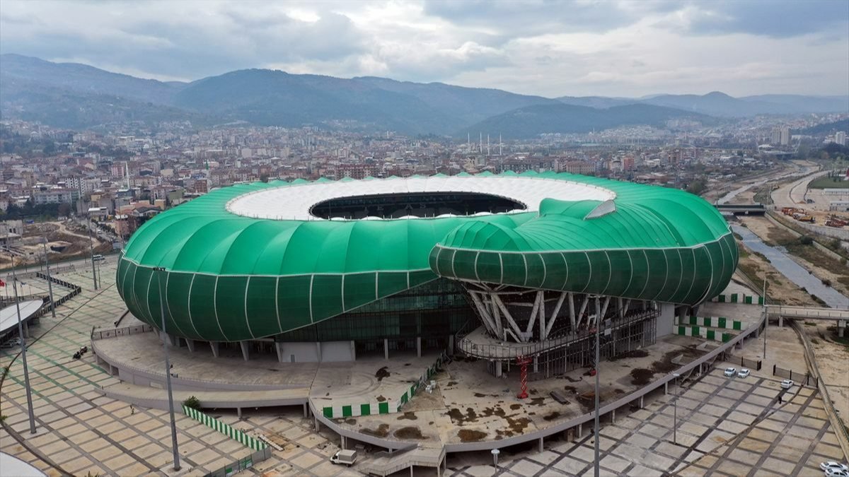 Bursaspor'da borç nedeniyle stadın elektrikleri kesildi