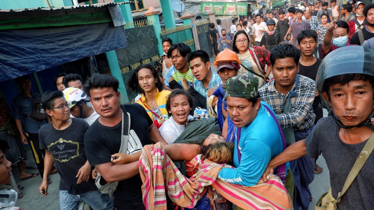 Myanmar'daki protestolarda en az 38 kişi öldürüldü