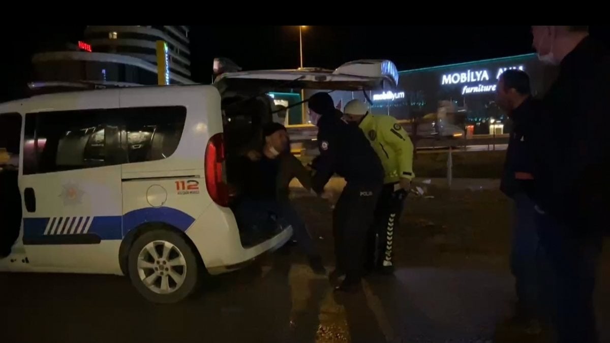 Bursa'daki alkollü sürücünün arkadaşı, polise 'Beni de içeri atın' dedi