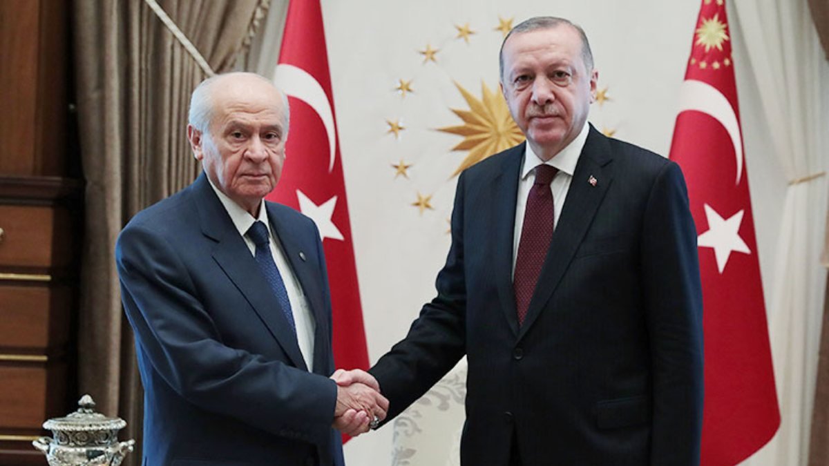 Cumhurbaşkanı Erdoğan, Devlet Bahçeli'yi tebrik etti